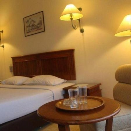 Hotel Parama Puncak Luaran gambar