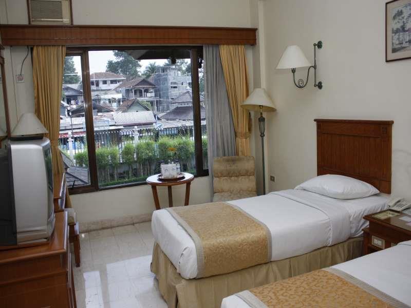 Hotel Parama Puncak Luaran gambar