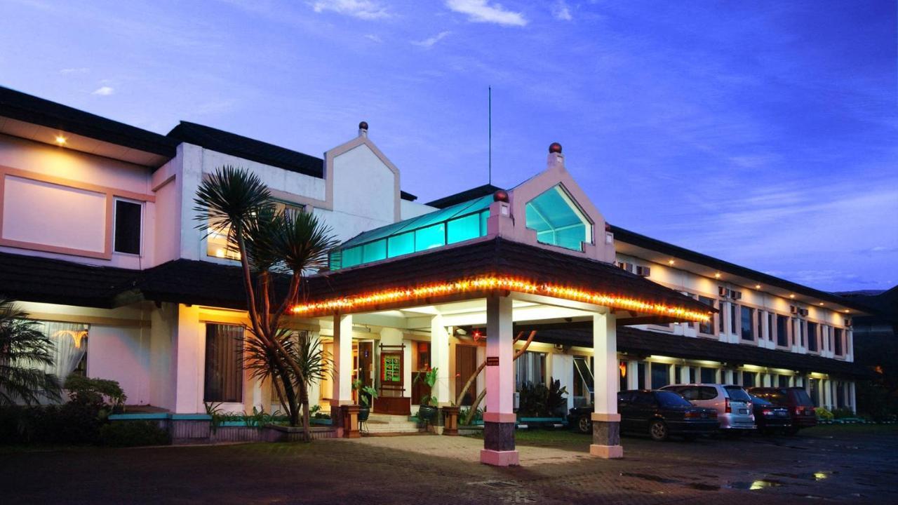 Hotel Parama Puncak Luaran gambar